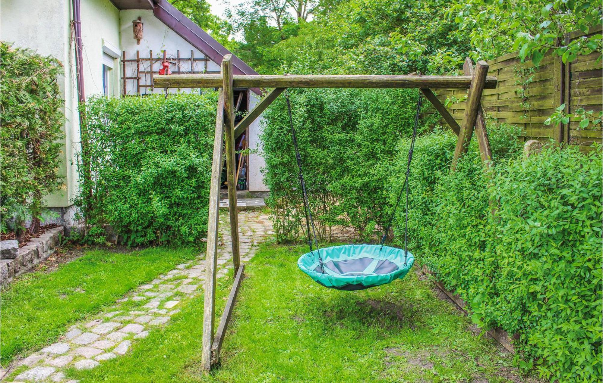 Gorgeous Home In Nowe Warpno With House Sea View Eksteriør billede